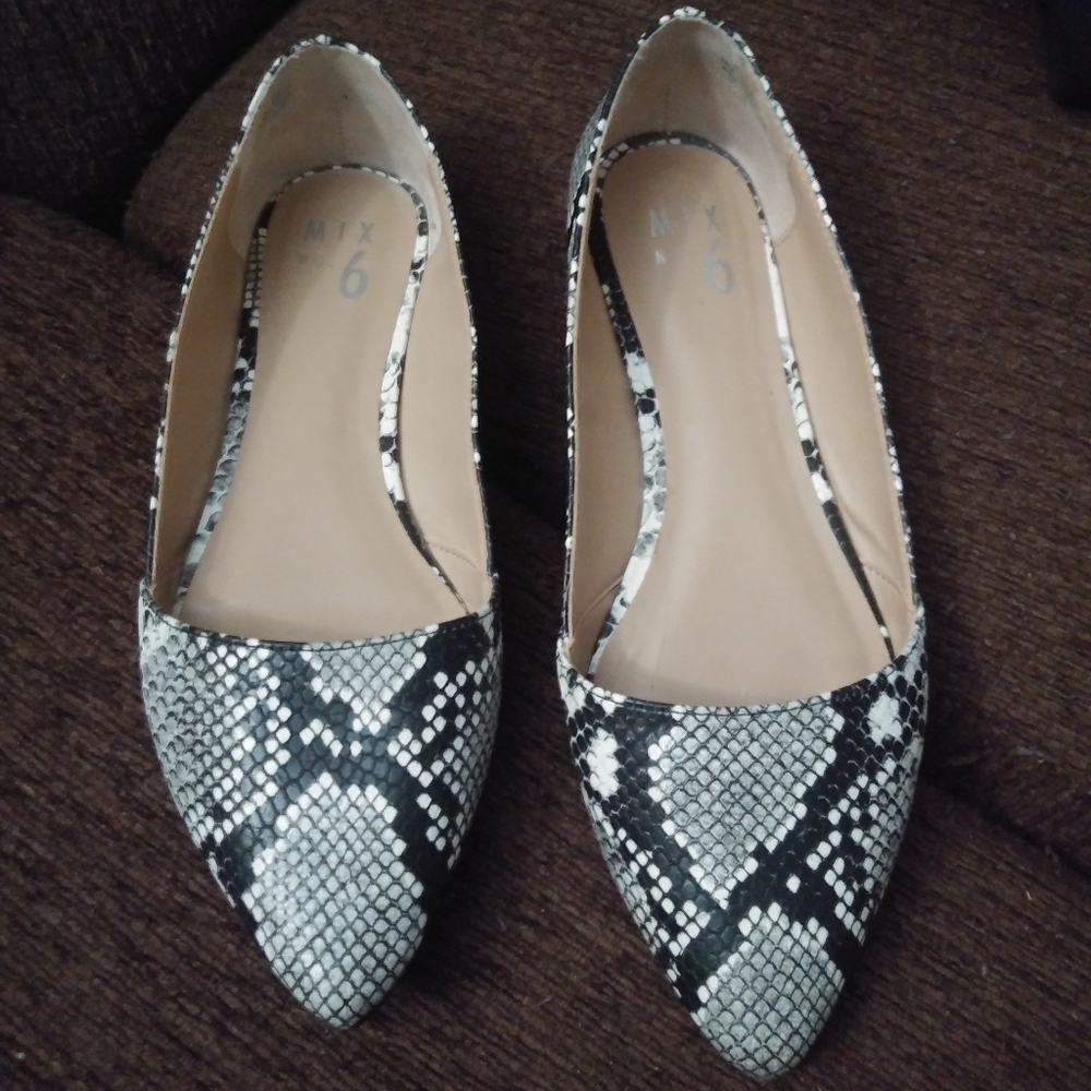 Mix. No 6 Snakeskin size 7.5